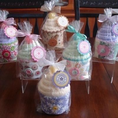 Spa Cupcakes, Spa Socks, Sock Cupcakes, Cupcake Gift, Diy Spa, Shower Bebe, Spa Party, Unique Crafts, Homemade Gifts