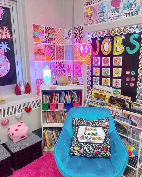 Colorful Preschool Classroom Decor, Lisa Frank Classroom Theme, Toddler Room Daycare Classroom Ideas, Disco Ball Classroom Theme, Prek Classroom Themes, Classroom Fireplace, Y2k Classroom, Pre K Classroom Themes, Classroom Themes Elementary