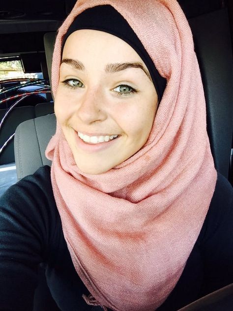 I am part Mexican, a bit Spanish from my dad and probably some kind of European mix from my mom. I live in the United States and am a… Christian Hijab Head Coverings, Christian Head Covering Style, Christian Veiling, Christian Veils, Modest Christian Clothing, Biblical Femininity, Christian Head Covering, Diy Maxi Skirt, Head Scarf Styles