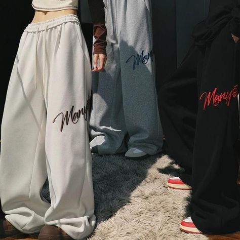 Jazz Pants, Sweatpants For Women, Presents Ideas, Junior Pants, Hip Hop Pants, Streetwear Mode, Womens Trousers, Trendy Streetwear, Wide Leg Sweatpants