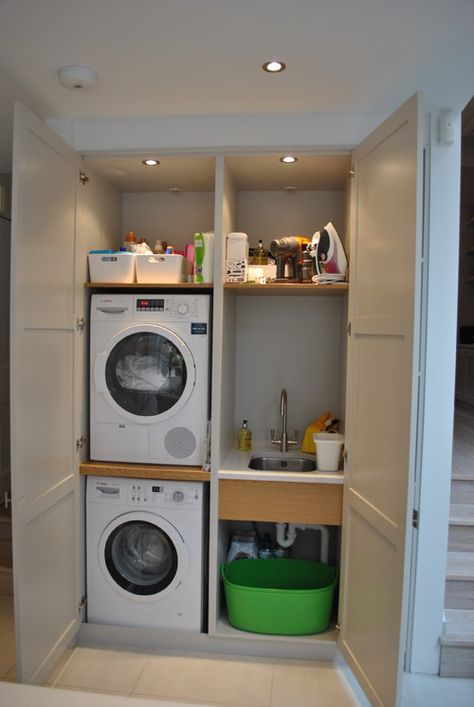 Outdoor Laundry Rooms, Modern Shaker Kitchen, Laundry Cupboard, Utility Room Storage, Small Utility Room, Utility Room Designs, Basement Laundry Room, Dream Laundry Room, Basement Laundry