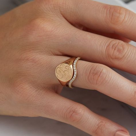 Signet Engagement Rings, Stacked Diamond Bands, Pinky Signet Ring, Signet Rings Women, Diamond Signet Ring, Brown Hairstyles, Gold Signet Ring, Professional Jewelry, Classy Jewelry