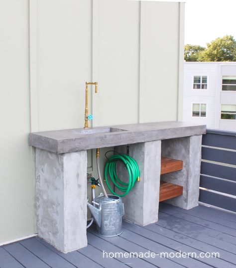 Outdoor Kitchen Concrete Countertops, Lavabo Exterior, Outside Sink, Outdoor Sink, Homemade Modern, Garden Sink, Outdoor Kitchen Countertops, Concrete Countertop, Build Outdoor Kitchen