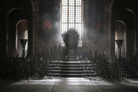 Kings Landing House Of The Dragon, Iron Throne Wallpaper, House Of The Dragon Set, Saera Targaryen, Game Of Thrones Iron Throne, Game Of Thrones Westeros, Kings Landing, The Iron Throne, King's Landing