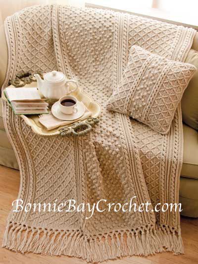 Irish Knit-Style Afghan & Pillow (Crochet Pattern) https://www.e-patternscentral.com/detail.html?prod_id=9523&cat_id=&criteria=bonnie+barker Bonnie Barker Crochet Patterns, Motifs Afghans, Afghans Crochet, Crocheted Blanket, Confection Au Crochet, Crochet Afgans, Crochet Stitches Free, Crochet Blanket Afghan, Vintage Crochet Pattern