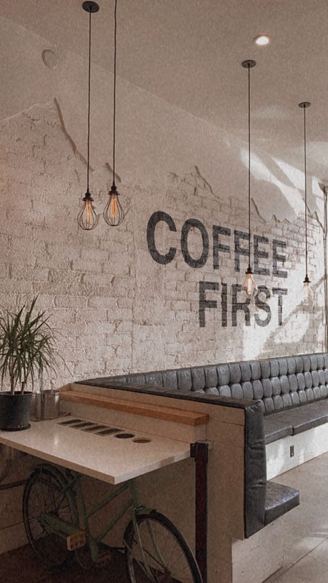 Coffee Shop Accent Wall, Brick Wall Interior Design, Industrial Coffee Shop, Foodtrucks Ideas, Cafe Design Inspiration, Wall Decor Restaurant, Coffee House Design, Industrial Cafe, Rustic Cafe