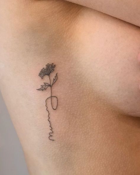 Handwriting Flower Tattoo, Mums Tattoo Flower, Crsanthmum Flower Tattoo, Chrsanthym Tattoo, Mums Flowers Tattoo, Mum Memorial Tattoo, Chrisantem Tattoo, Small Chrysanthemum Tattoo, Crysanthemum Tattoo Simple