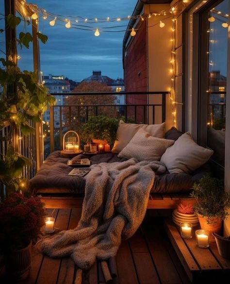 Dream Apartment Decor, Apartment Patio, Small Balcony Decor, Apartment Balcony Decorating, Cozy Room Decor, Apartment Decor Inspiration, Balcony Design, Apartment Inspiration, Cozy Apartment