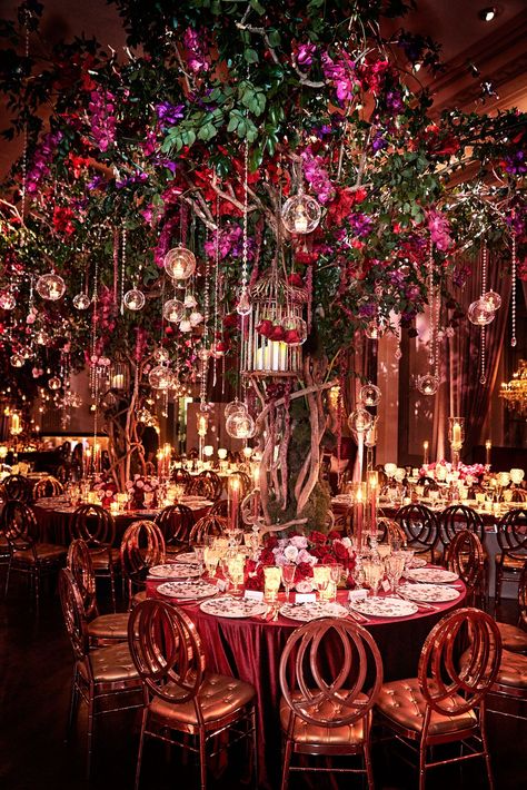 Midsummer Nights Dream Wedding, Enchanted Forest Theme, Enchanted Garden Wedding, Enchanted Forest Wedding, Setup Ideas, Wedding Inside, Midsummer Nights Dream, Wedding Decor Elegant, Enchanted Garden