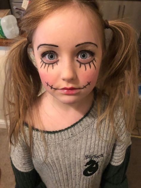 Easy Halloween Kids Makeup, Easy Kids Halloween Makeup, Halloween Smink Kids, Make Up Halloween Easy Makeup Ideas, Easy Halloween Makeup For Kids, Halloween Face Paint Easy, Nem Halloween Makeup, Halloween Makeup Ideas Easy, Creepy Doll Makeup