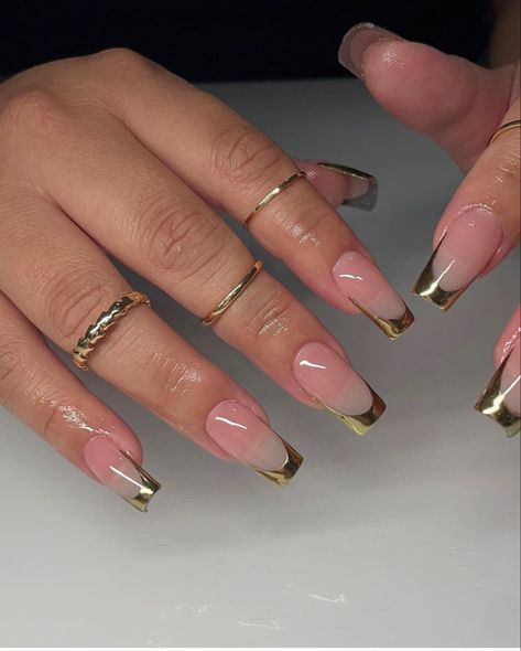 Gold Nail Inspo Coffin, Gold Nails Coffin Shape, Square Gold French Tip Nails, Gold Frenchies Nails, Gold French Tip Square, Copper French Tip Nails, Gold Coffin Nail Ideas, Gold French Tip Nails Coffin, Gold French Tip Nails Square