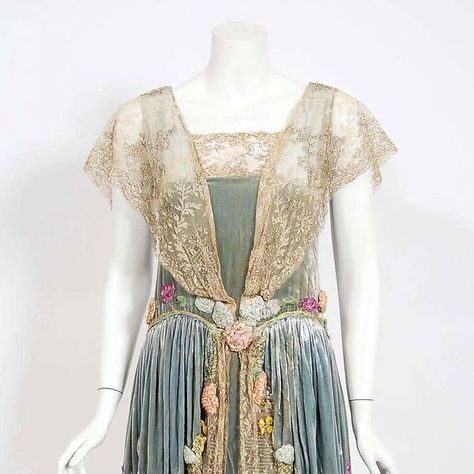 Style Année 20, Velvet Lace Dress, 1920s Outfits, Sheer Lace Dress, 1920's Fashion, Historic Fashion, Silk Chiffon Dress, 20s Fashion, 1920s Dress