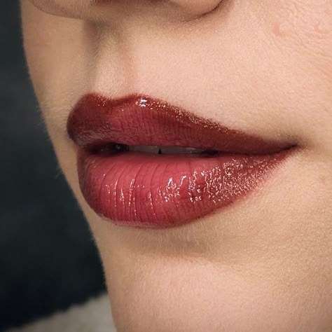 Cherry Cola Lipstick, Blotted Red Lip, Raspberry Lipstick Makeup, Cherry Cola Lips Products, Makeup Ideas For Red Dresses, Raspberry Makeup Look, Cherry Cola Lips Makeup, Berry Toned Makeup, 2000s Lip Combo