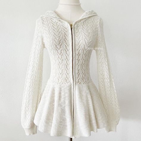 Crochet Knit Sweater, White Swan, Ruffle Mini Dress, Dream Clothes, New Wardrobe, Look Fashion, Diy Clothes, Pretty Outfits, Zip Hoodie