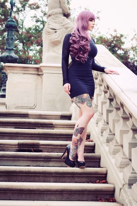 Purple hair Hair Tattoo Girl, Scene Girl, Diesel Punk, Hair Tattoos, Psychobilly, Straight Edge, Beautiful Tattoos, Looks Style, Inked Girls