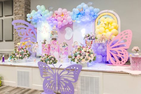 1st Birthday Butterfly | CatchMyParty.com Birthday Decoration Butterfly Theme, Birthday Party Butterfly Theme, Butterfly Theme Birthday Decoration, Butterfly Theme Birthday Party, Pelli Decoration, 1st Birthday Butterfly, Butterfly Theme Birthday, Butterfly 1st Birthday, Butterfly Birthday Party Decorations