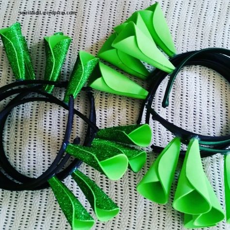 Fiona Ears Diy, Diy Shrek Birthday Party, Toddler Shrek Costume, Diy Shrek And Fiona Costume, How To Make Shrek Ears, Shrek Costume Ideas Diy, Shrek Goodie Bags, Baby Shrek Costume, Shrek And Fiona Birthday Party Ideas