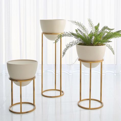 Planter stand indoor