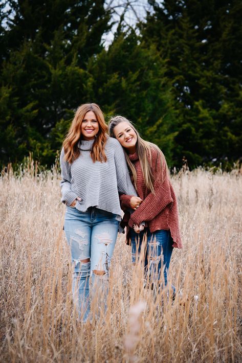 Family Of Four Photo Shoot Ideas, Winter Mom And Daughter Photos, Grown Sister Photo Shoot, Senior Pictures With Mom And Daughter, Single Mom Of Two Photos, Sister Winter Photoshoot, Best Friend Photoshoot Winter, Sister Fall Pictures, Sister Portrait Ideas