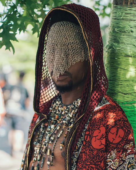 Afro Punk Fashion Men, Afro Cyberpunk, Afropunk Outfits, Surreal Party, Afropunk Fashion, Afropunk 2017, Punk Fashion Men, Afro Futuristic, 2017 Street Style