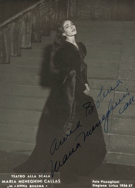 Maria Callas - Anna Bolena (Milan, 1957) Black Sisters, Maria Callas, Creative Drawing Prompts, Cute Tumblr Pictures, Old Hollywood Stars, Vintage Icons, Brooklyn Baby, Model Face, Opera Singers