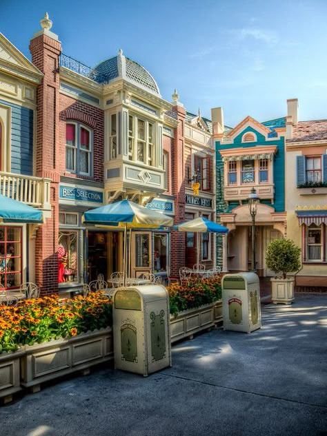 Disney Airbnb, Architecture Illustrations, Disneysea Tokyo, Disneyland Main Street, Disneyland Anaheim, Disneyland California Adventure, Retro Disney, Main Street Usa, Anaheim California