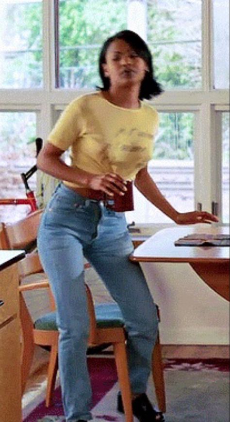 Nina Mosley Love Jones, Nia Long 90s Gif, Nina Love Jones Style, Nia Long 90s Love Jones Outfits, Nia Long Love Jones Outfits, Love Jones Nia Long, 90s Attire Black Women, Nia Long Aesthetic, Mia Long 90s