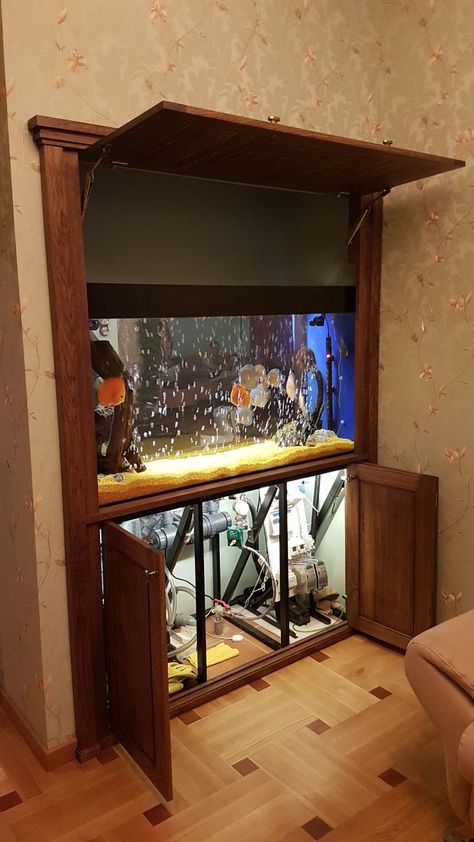 Built In Aquarium Bookshelf, Built In Aquarium The Wall, Wood Aquarium Stand, Wall Fish Tank Ideas, Built In Fish Tank Wall, Aquarium Interior Design, Wall Aquarium Design, Aquarium Living Room, Modern Aquarium