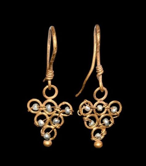 Ancient to Medieval (And Slightly Later) History Greek Earrings, Ancient Greek Jewelry, Ancient Jewels, Roman Jewelry, Ancient Jewellery, Historical Jewellery, Medieval Jewelry, Greek Jewelry, Heart Shaped Rings