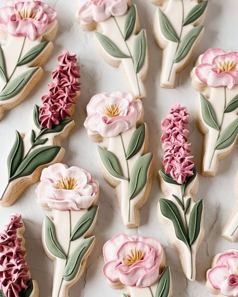 Floral Bouquet Cookies Decorated, Mother Day Cookies Decorated, Rose Cookies Decorated, Mother’s Day Cookies Decorated, Mother’s Day Sugar Cookies, Wildflower Sugar Cookies, Mothers Day Cookies Decorated, Mothers Day Sugar Cookies, Mother’s Day Cookies