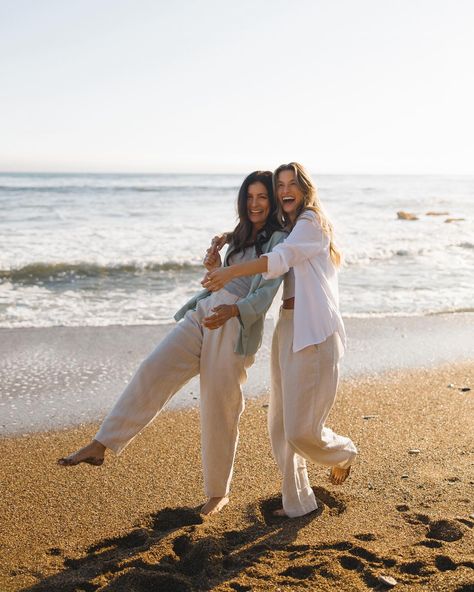 Happy Mother’s Day to the BEST @kerrisantana 🌼 isn’t she beautiful 🥲 @belladahl #heydahl Photos With Mom And Daughter, Mother Daughter Beach Pictures, Photo With Sister, Mother Daughter Aesthetic, Photos With Mom, Mom Photoshoot, Mother Daughter Photography Poses, Mothers Daughter, Friendly Photo