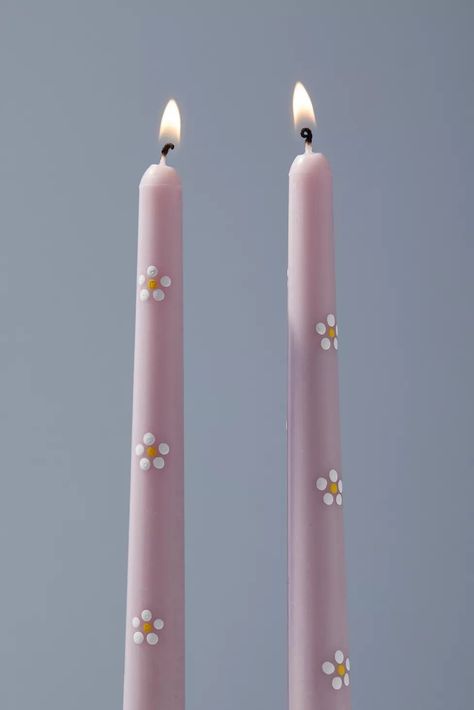 Candle Paint Design, Painted Flower Candles, Candlestick Painting Ideas, Candle Painting Inspiration, Easy Candle Painting Ideas, Different Candle Ideas, Hand Painted Candle Sticks, Candels Painting Ideas, Easy Candle Painting