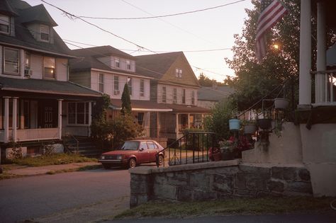 Harry And The Hendersons, Portra 160, Midwest Emo, Oc Stuff, Small Town Life, Cinematic Photography, Life Is Strange, Beautiful Country