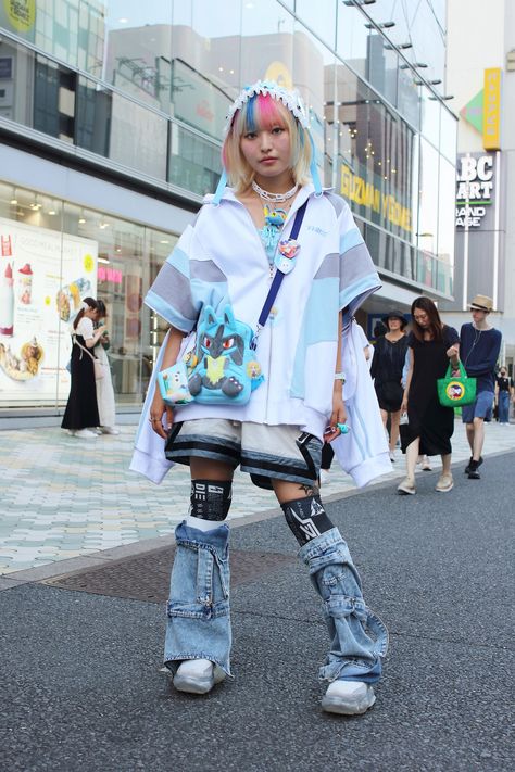 Street Style in Tokyo: ¡°Harajuku Is Like a Fashion Gallery With a Free Entrance¡± Japanese Fashion Street Tokyo Style, Japanese Outfits Street Style Tokyo Fashion, J Fashion Street, Street Style Japan, Retro Outfits Men, Japan Street Style, Shoichi Aoki, Japanese Vintage Fashion, Digital Watches For Men