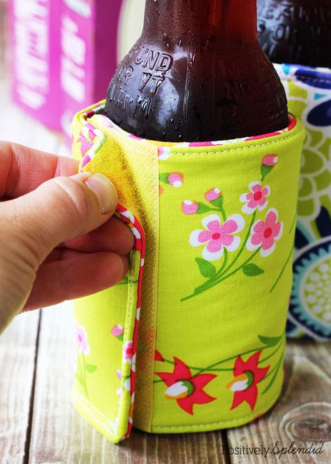 DIY insulated beverage holders, AKA koozies. Perfect for summer! Koozies Diy, Syprosjekter For Nybegynnere, Sew Ins, Costura Diy, Beginner Sewing Projects Easy, Creation Couture, Sewing Projects For Beginners, Drink Holder, Easy Sewing Projects