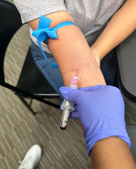 Sign up for our next class next week on the 19th! Hands on training.💉🩸 phlebotomy is so fun! 🩹 #houston #htx #bloodwork #phlebotomy #phlebotomist Phlebotomist Aesthetic, Phlebotomy Aesthetic, Phlebotomy School, Nursing Classes, Cna Nurse, Nurse Aesthetic, Phlebotomy, Medical Laboratory, Mad Scientist