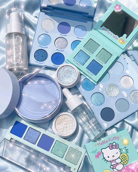 Blue Cosmetic Aesthetic, Blue Makeup Aesthetic Products, Blue Skincare Aesthetic, Blue Makeup Products, Blue Makeup Aesthetic, Makeup Gifts Basket, Blue Skincare, Blue Eyeshadow Palette, Monday Post