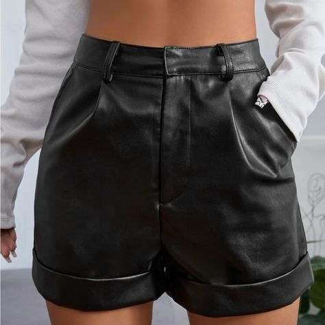 Shein Xxs Fake Leather Shorts, I’m Normally A Xs And They Fit Me, Never Worn Short Cuir, Leather Shorts Women, Look Con Short, Black Leather Shorts, Outfits Mit Shorts, Petite Shorts, Style Noir, Sweater Sale, Leather Shorts