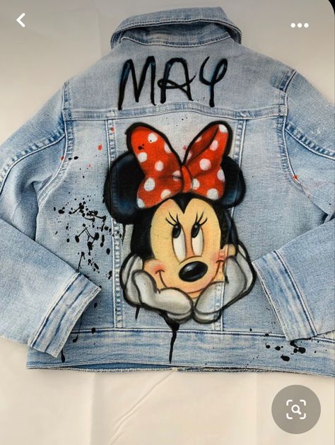 Hand Painted T Shirts, Denim Jacket Painting, Denim Jacket Diy Paint, Hand Painted Jean Jacket, Fabric Paint Shirt, Fabric Paint Diy, Diy Denim Jacket, Painted Clothes Diy, Haine Diy