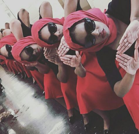 46 Beautiful new members of Delta Sigma Theta Sorority, Delta Eta Chapter. Delta Sigma Theta Aesthetic, Deltaversary Ideas, Delta Sigma Theta Photoshoot, Delta Sigma Theta Outfits, Sisters Painting, Sister Hood, Delta Sigma Theta Gifts, Sorority Sisterhood, Law School Inspiration