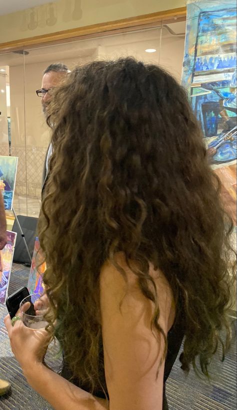 2c Curly Hair Aesthetic, Long Dark Brown Hair Curly, Womens Perm Long Hair, Frizzy Curly Hair Aesthetic, Wild Curly Hair Aesthetic, 2c Hair Aesthetic, Messy Curly Hair Aesthetic, Dark Brunette Curly Hair, Thick Curly Hair Aesthetic