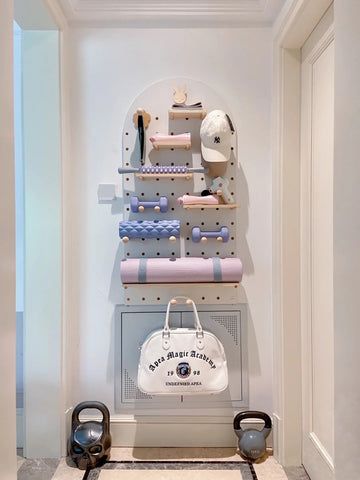 Feminine Gym Decor, Workout Corner In Bedroom, Dance Bedroom Ideas, Pilates Storage, At Home Pilates Studio, Home Gym Aesthetic, Cute Home Gym, Tiny Home Gym, Workout Corner