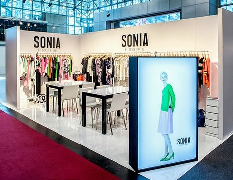 Sonia by Sonia Rykiel Exhibition Booth Design Clothing, Fashion Trade Show Booth Ideas, Boutique Trade Show Booth Ideas, Fashion Booth Design Pop Up, Booth Design Clothing, Fashion Booth Design Exhibition Stands, Booth Design Fashion, Fashion Trade Show Booth, Fashion Booth Design