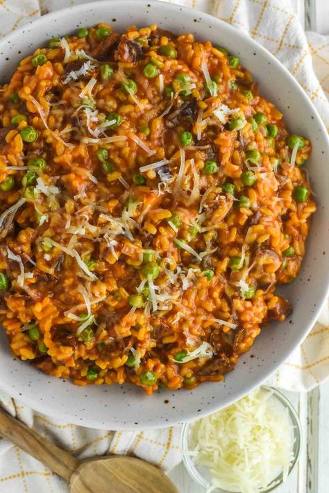 Chorizo Risotto - Chisel & Fork Recipes Using Chorizo, Chicken And Pumpkin Risotto, Chorizo Risotto, Mexican Chorizo, Chorizo Recipes, Manchego Cheese, Rice Varieties, Spicy Sausage, Pasta Lover