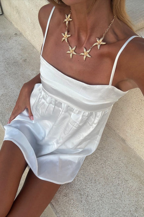 Flights booked & need to plan your vacay suitcase? Shop Princess Polly! The dreamiest vacay collection you’ll find is here. White Mini Summer Dress, Summer Dress Old Money, White Party Outfit Summer, White Dresses Short, Short Flowy Dress, White Mini Dresses, Sunset Season, Summer Dresses Outfits, Hamptons Fashion