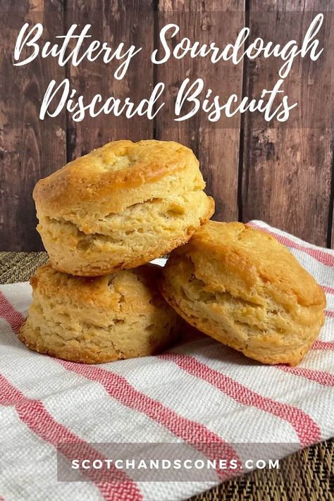 Sourdough Discard Biscuts, Sourdough Discard Biscuits Recipes, Biscuits With Sourdough Discard, Sour Dough Discard Biscuits Recipe, Sourdough Discard Buscuit, Sourdough Discard Biscuits No Buttermilk, Sourdough Starter Biscuits Recipe, Sourdough Biscuits Recipe Easy, Discard Biscuits Easy