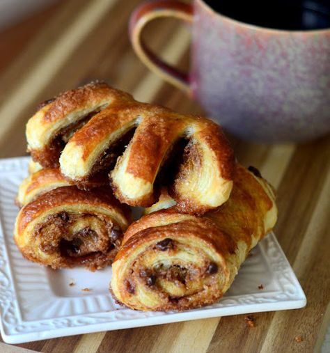 Espresso Bear Claws with Chocolate Chips Bear Claw Donut, Farmers Market Baked Goods Recipes, Bear Claws Recipe, Bear Claw Recipe, Breakfast Favorites, Types Of Pastry, Cranberry Cheesecake, Danish Pastry, Breakfast Sweets