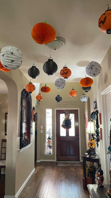 Hanging Witch Hats, Halloween Paper Lanterns, Hanging Pumpkins, Halloween Ceiling, Paper Lantern Decor, Hanging Witch, Witch Hats, Diy Ceiling, Ceiling Hanging