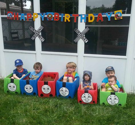 Thomas the Train party grames Thomas Train Birthday, Train Theme Birthday Party, Thomas Birthday Parties, Thomas The Train Birthday Party, Thomas The Train Party, Thomas Birthday, Train Theme, Trains Birthday Party, Instruções Origami