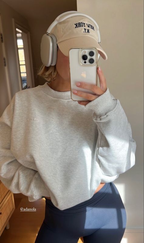 Airpods Max Silver, Headphones For Iphone, Mesh Headband, Cute Workout Outfits, Airpods Max, Knit Mesh, Gym Fits, Workout Fits, Healthy Girl